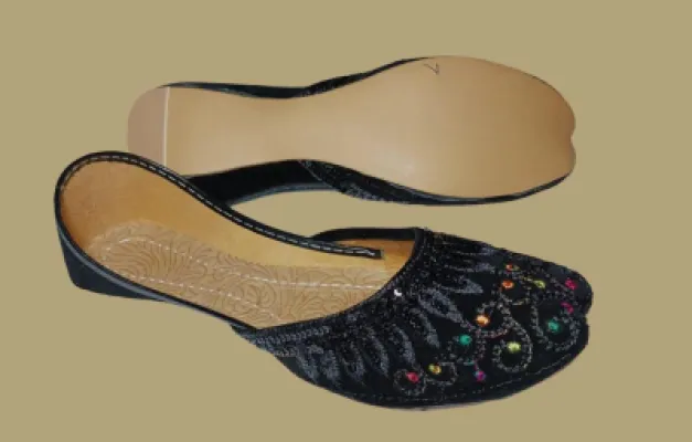 Black Velvet Khussa — Round Toe — Khussa